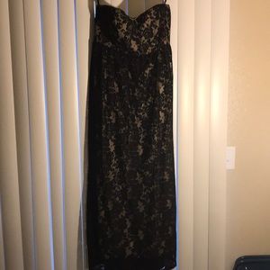 Strapless Black lace maxi